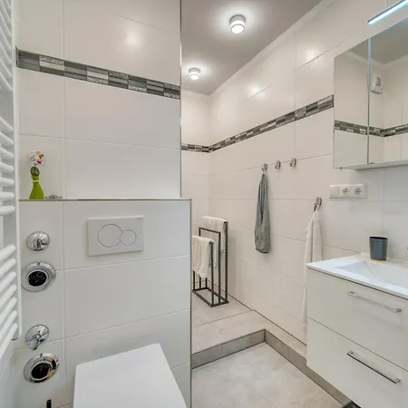 - Haus O, App 0oeg04 * هايليغنهافن